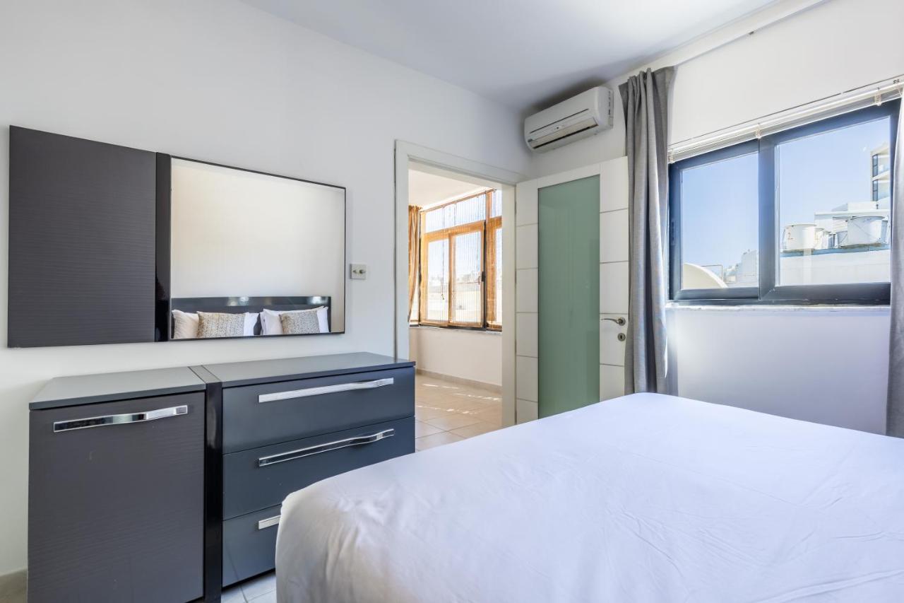Large Terrace Penthouse Apartment